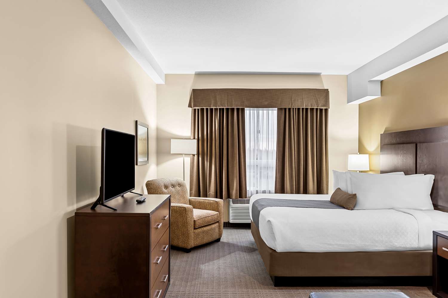 Suite, King Bed, Hot Tub