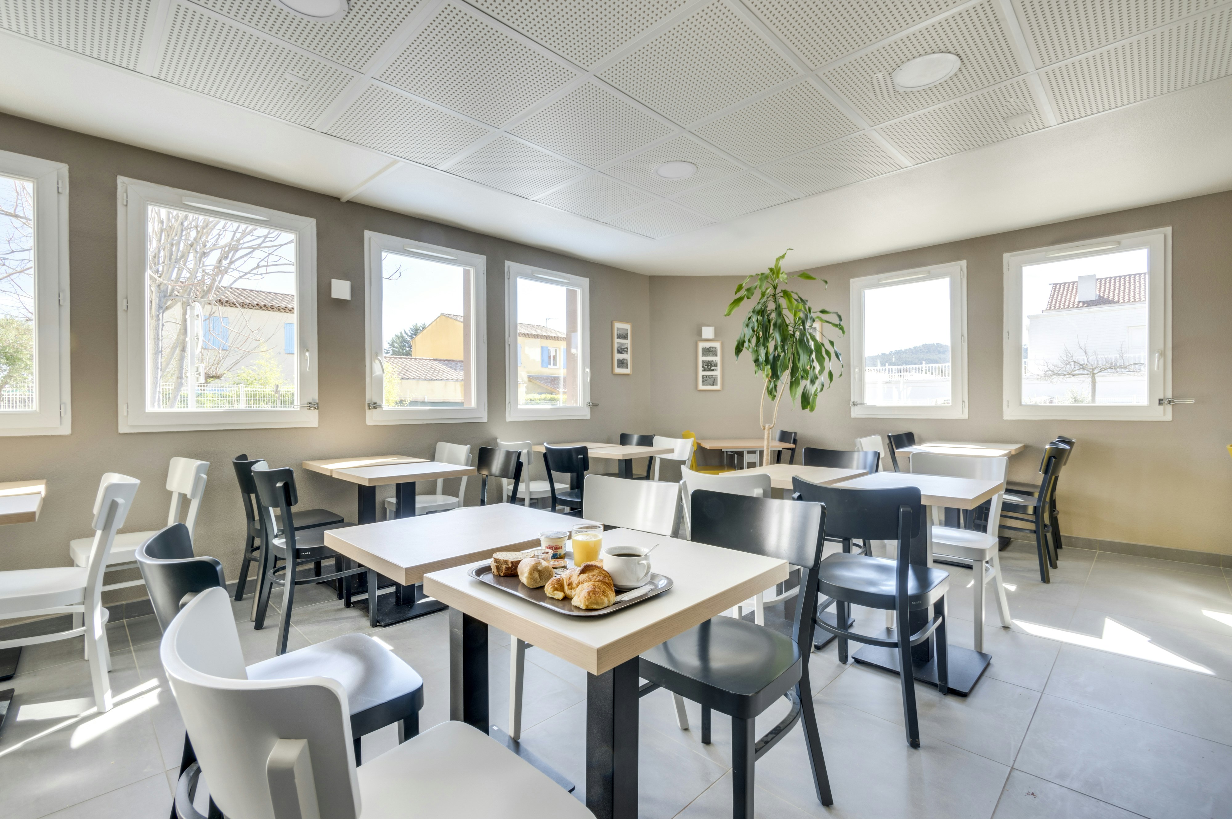 B&B Hotel Brignoles 31/37