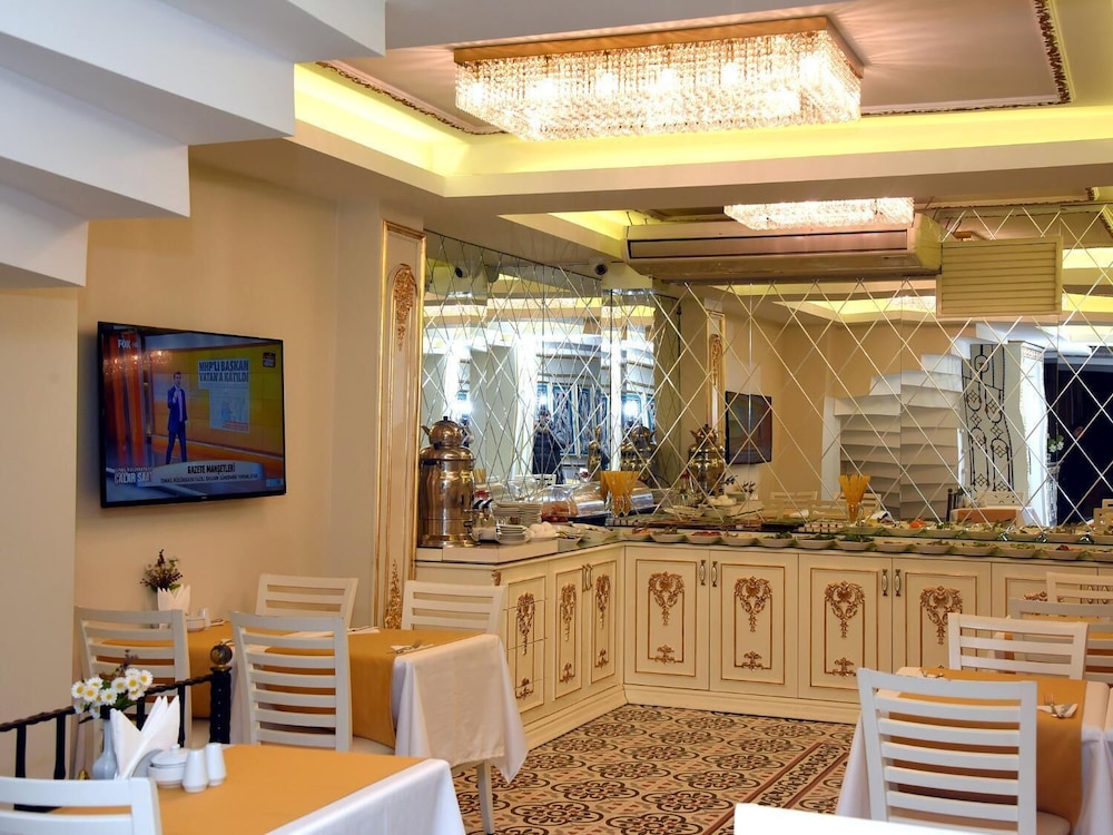 BEST TOWN HOTEL 36/48
