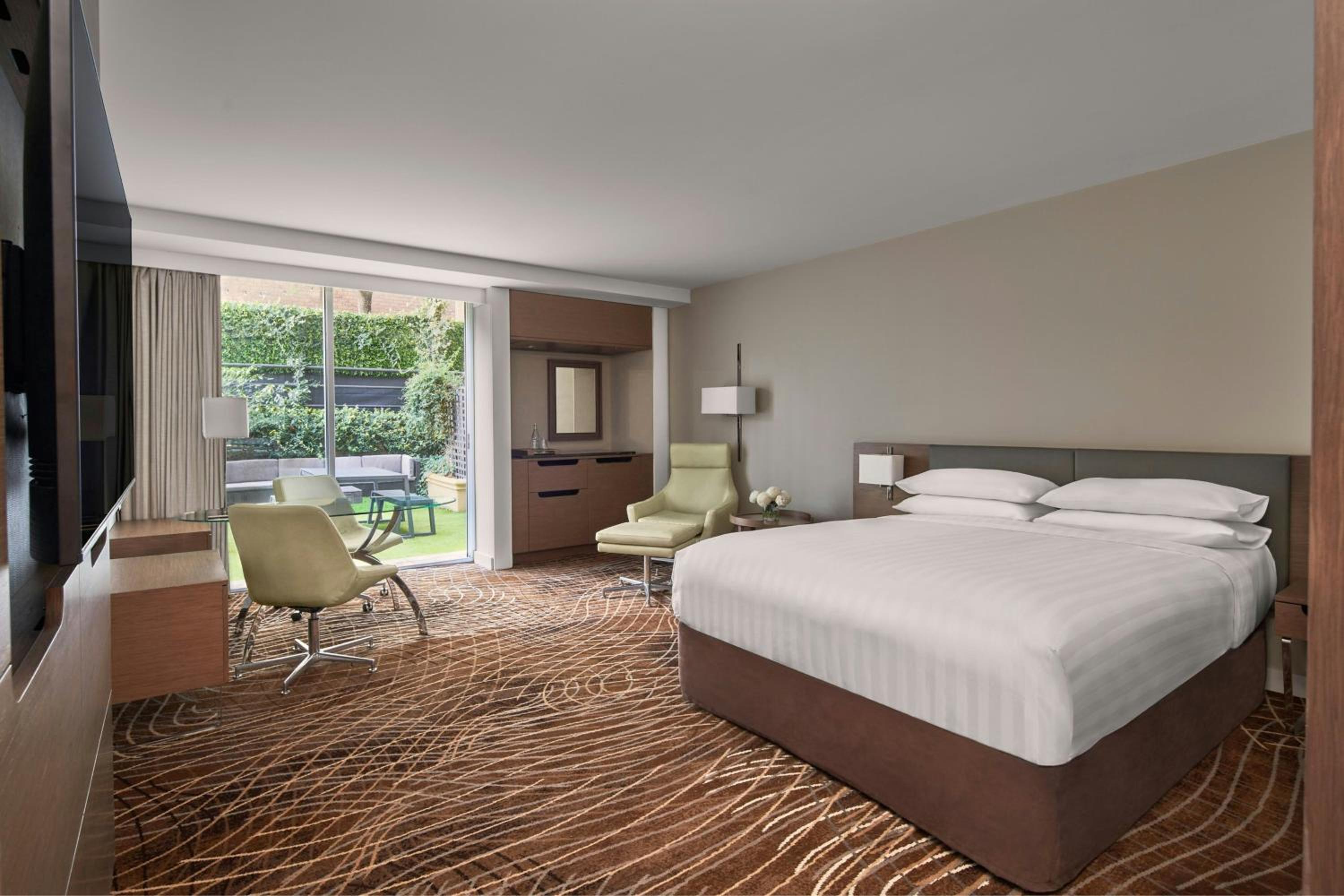 Courtyard, Guest Room, King Bed, Queen Bed, Courtyard View