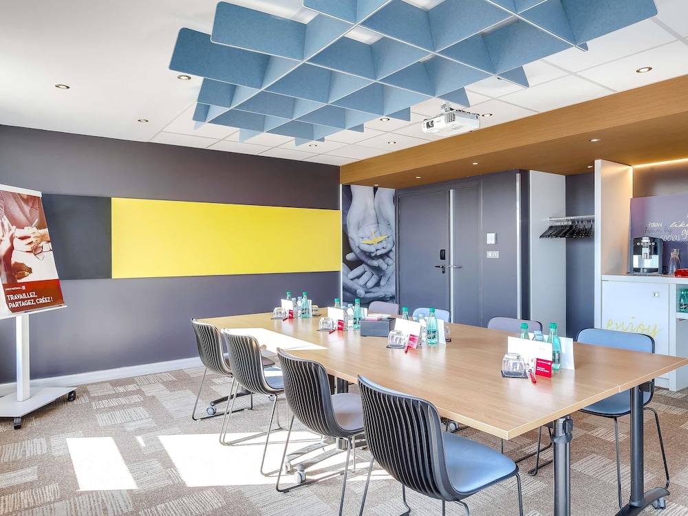 Ibis Paris Coeur d Orly Airport Hotel 57/66