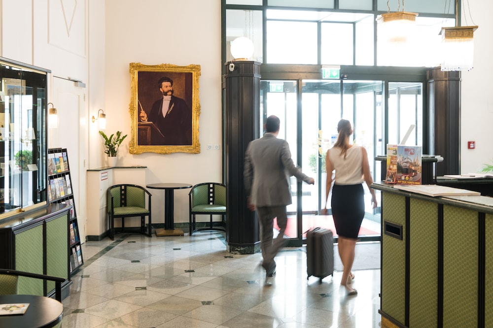 Johann Strauss Hotel 35/52