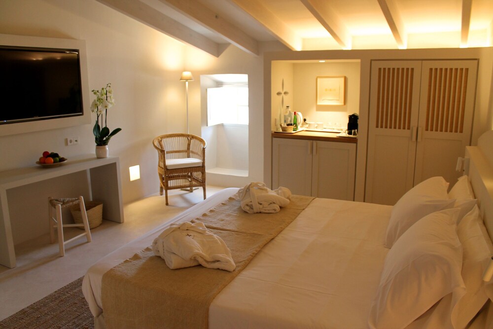 Yartan Boutique Hotel 26/28