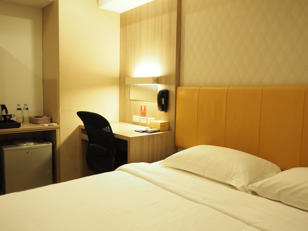 The Riverside Hotel International 33/63