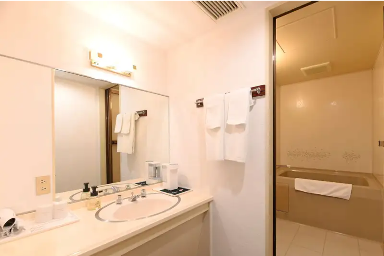 Onoda Oriental Hotel 34/36