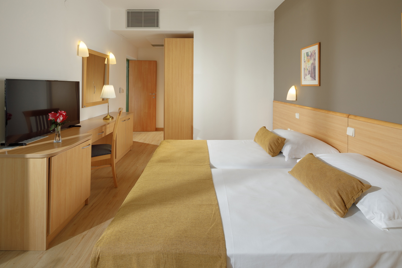Suite, Balcony, Park Side