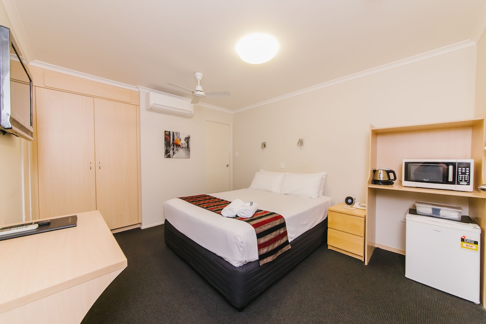 EXECUTIVE, QUEEN BED