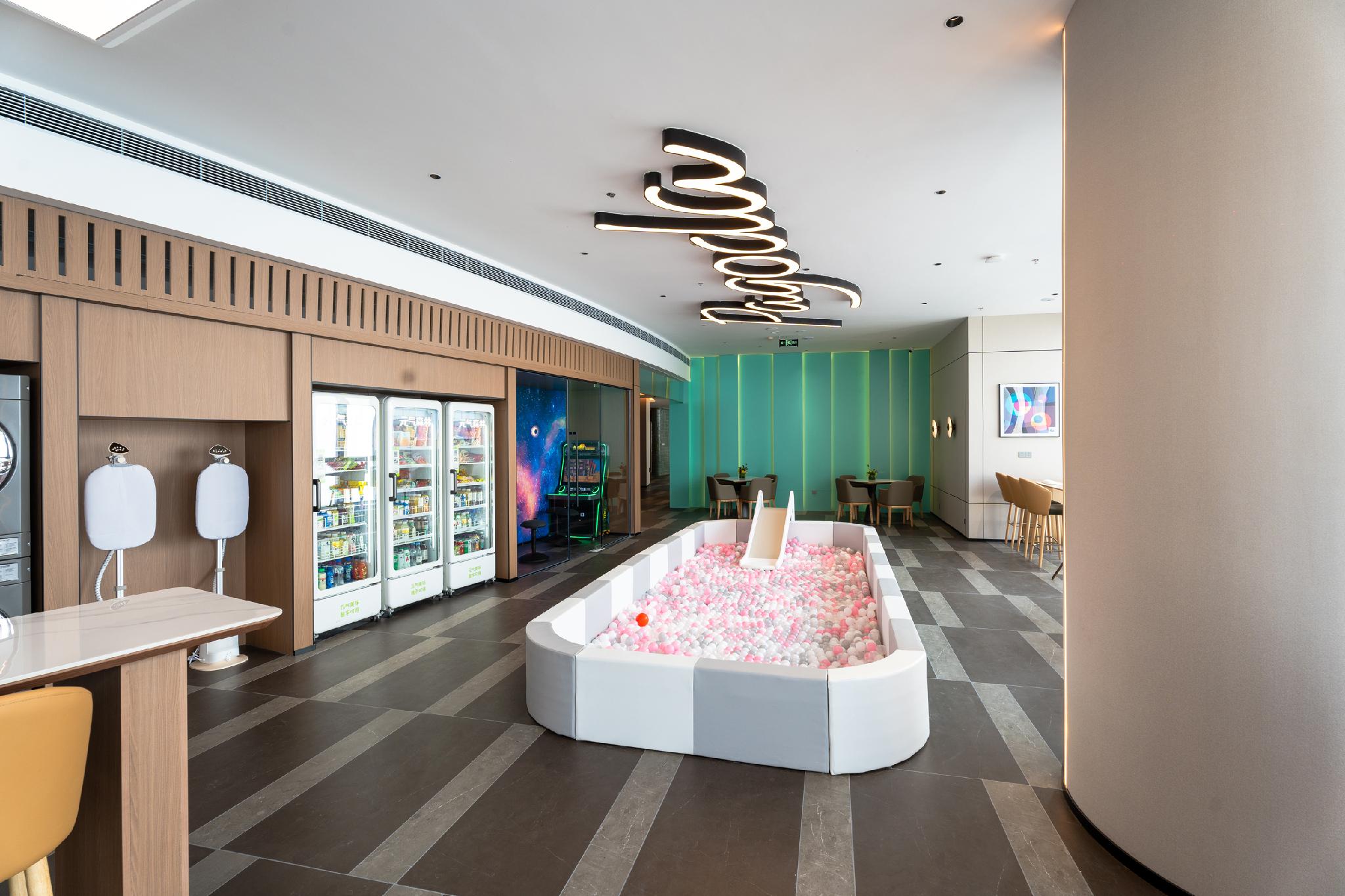 Pagoda Hotel Chongqing Jiefangbei Hongya Cave Raffles store 12/74