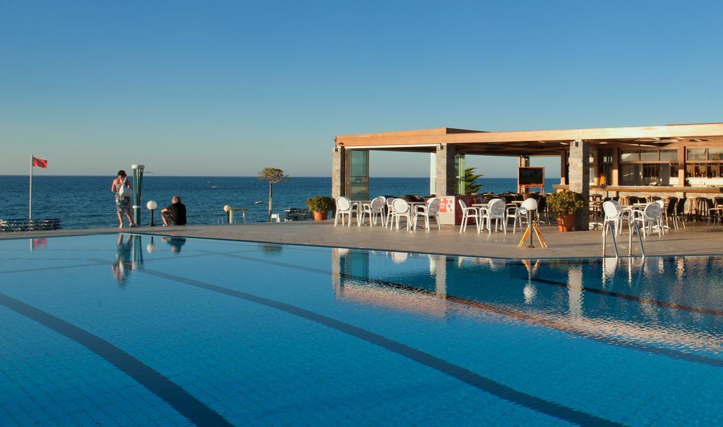 Ariadne Beach 42/48