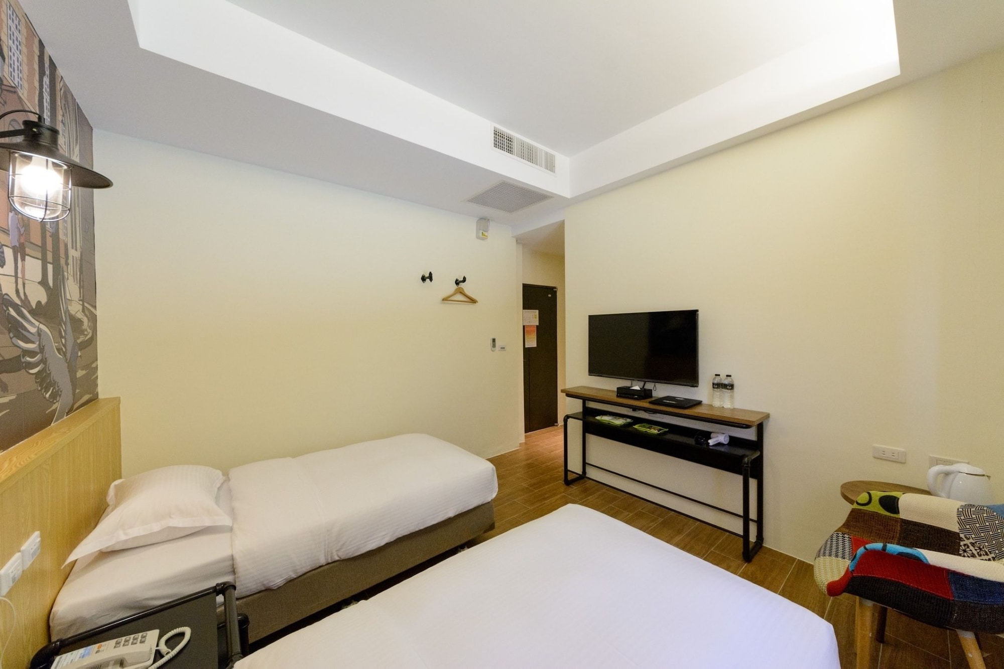 DELUXE, TWIN BEDS