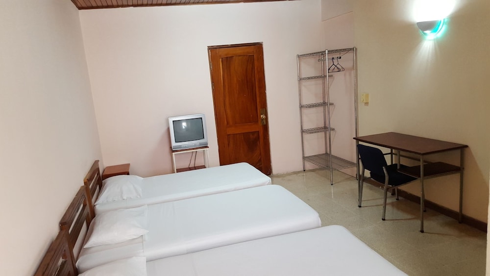 Hotel Primavera 7/22