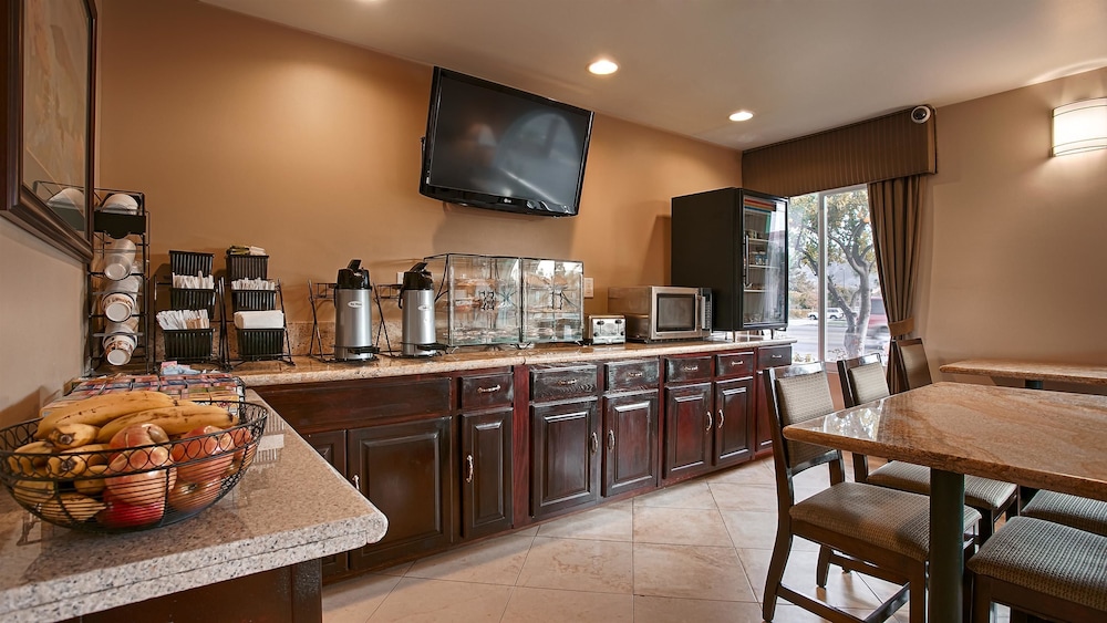 Best Western La Posada Motel 44/54