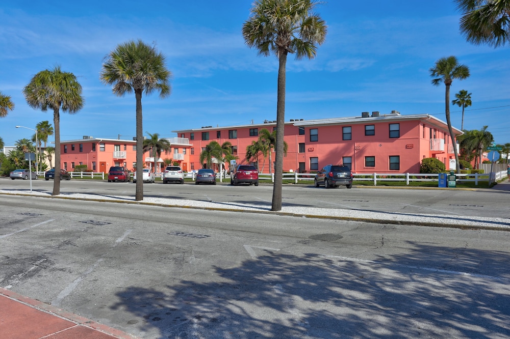 Gulf Winds Resort 43/50