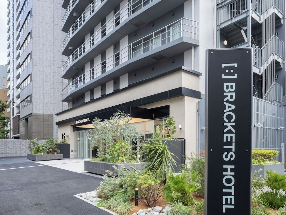 BRACKETS HOTEL Osaka Hommachi 10/37