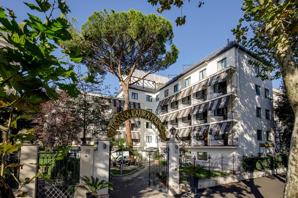 Donna Laura Palace Hotel 4/69