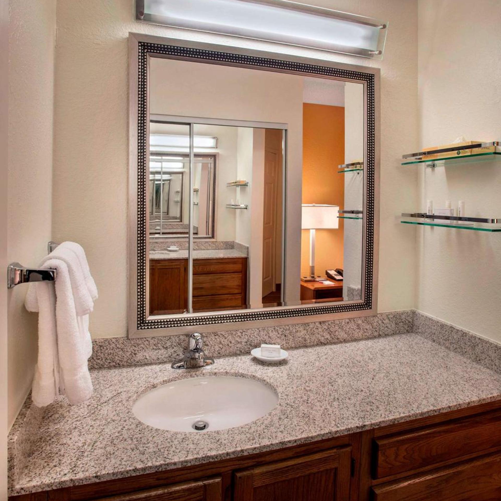 2 Bedrooms, Suite, 2 Queen Beds