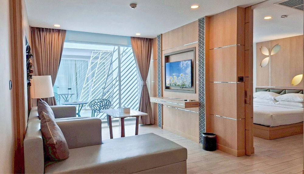 جناح بسرير كينج بغرفة نوم واحدة، Clarian Hotel Beach Patong 10/10