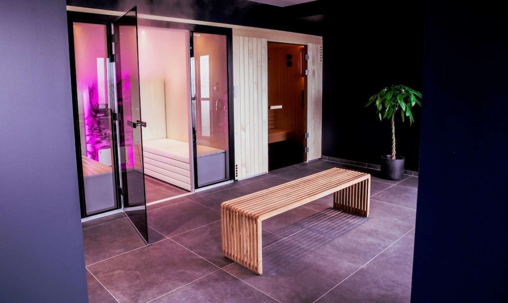 Brit Hotel Binic 27/60