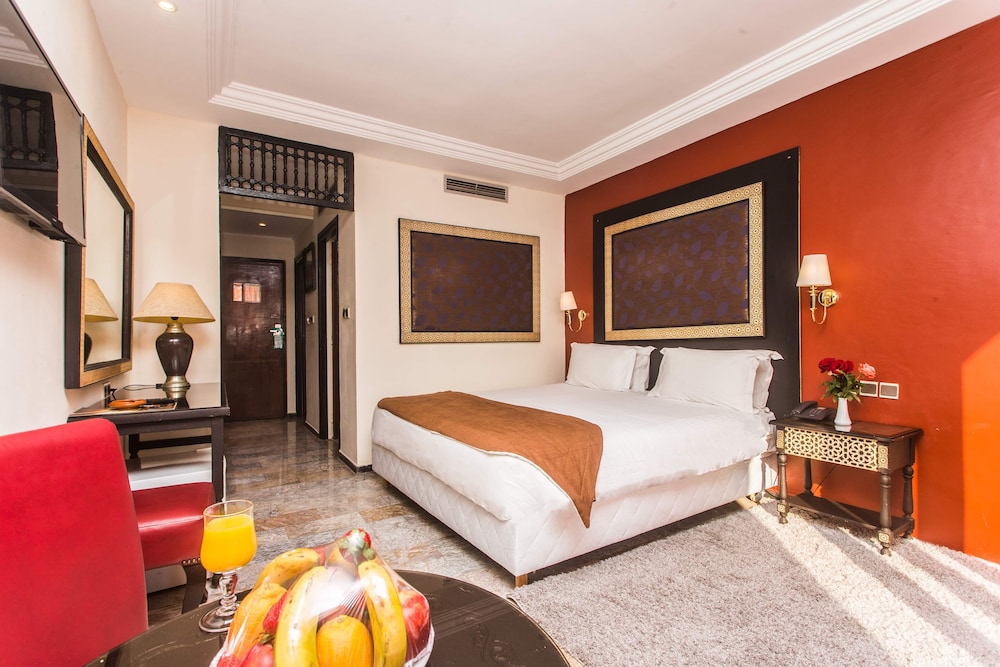 ROOM, SINGLE