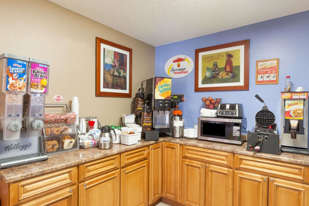 Super 8 By Wyndham Johnstown/Gloversville 22/32