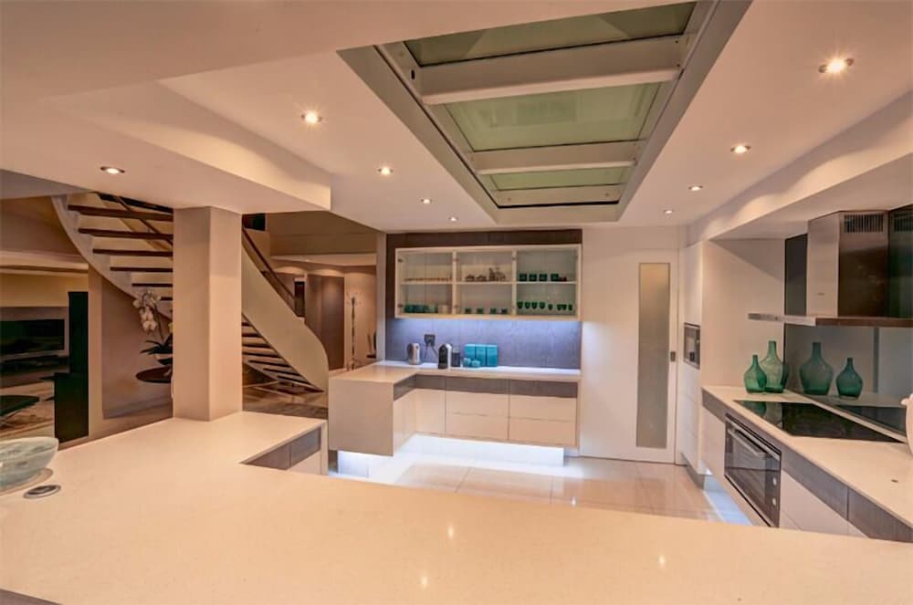 Ocean View Penthouse 3/41