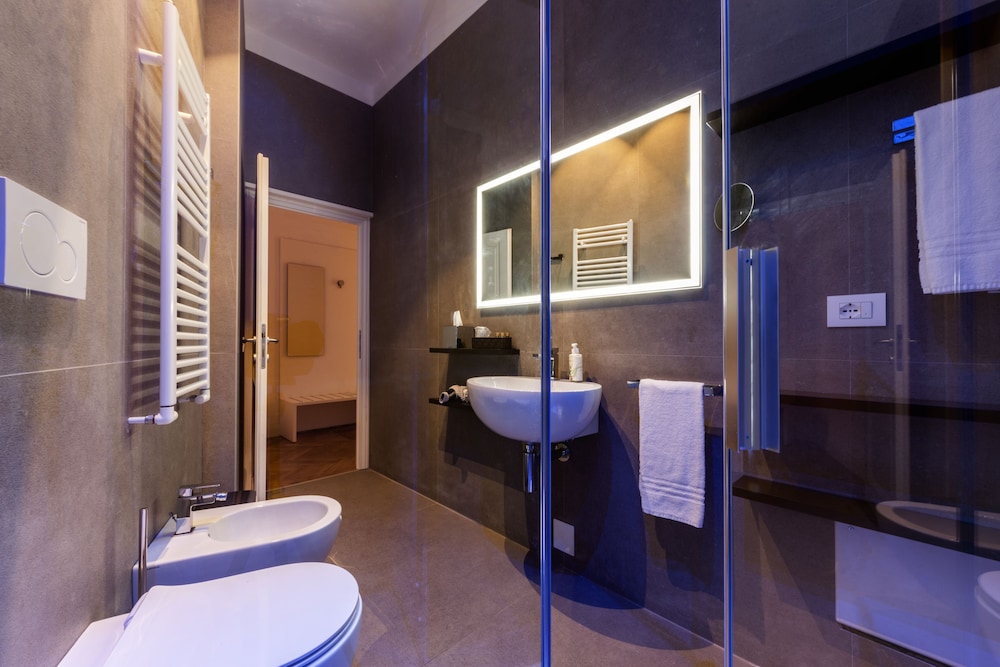 Daphne Guest Hause 39/41