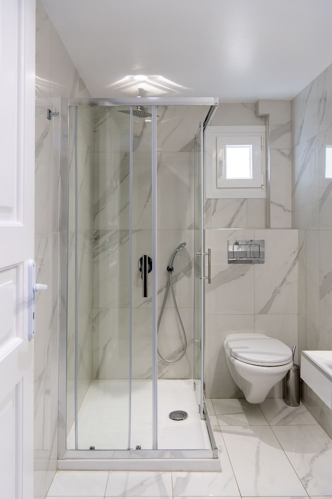 Anthos Apartments 50/50