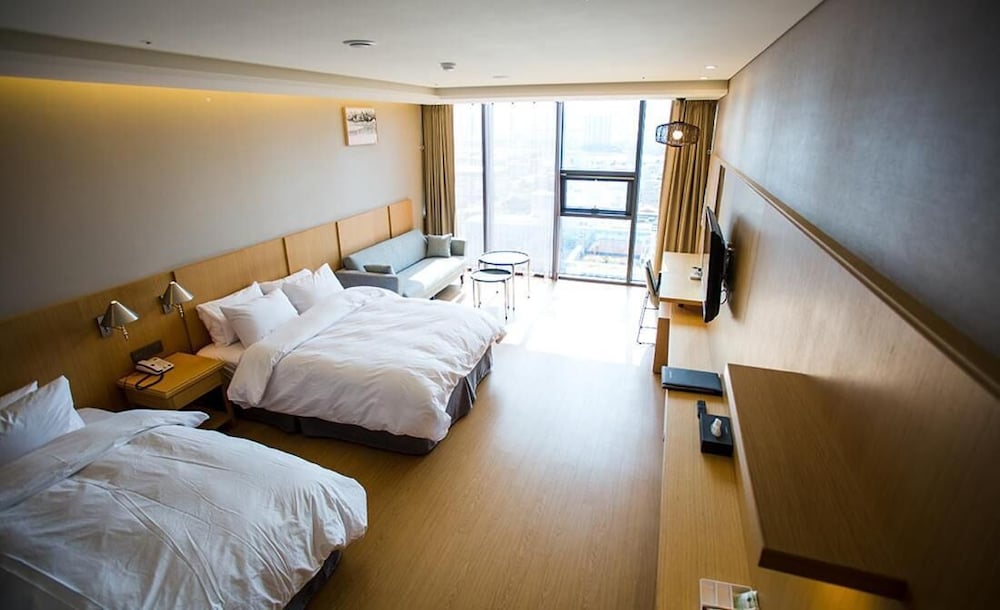 J Square Hotel 12/46