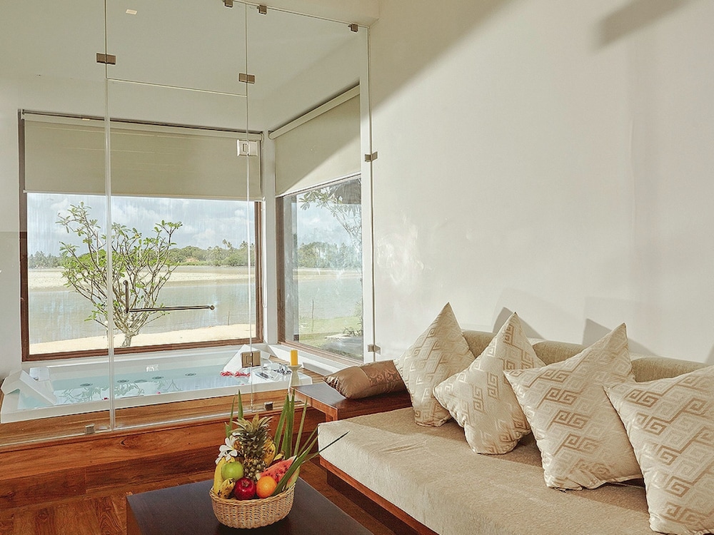 Amaranthe Bay Resort Spa 45/55