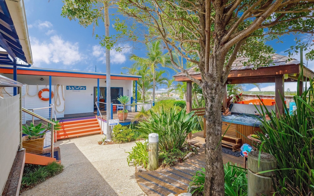 CLUB YAMBA LUXURY HOLIDAY VILLAS 56/64