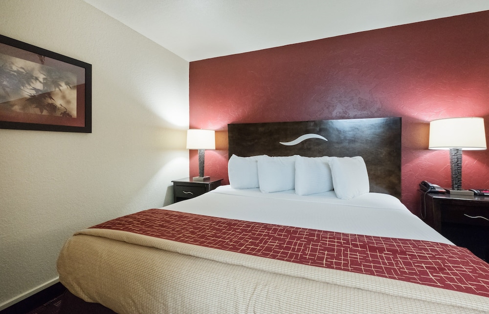 Red Roof Inn Oklahoma Airport - I-40 W/Fairgrounds 8/31