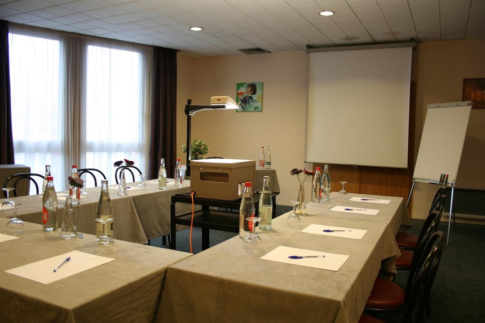 Hotel the Originals Strasbourg Nord Le Forum 49/59