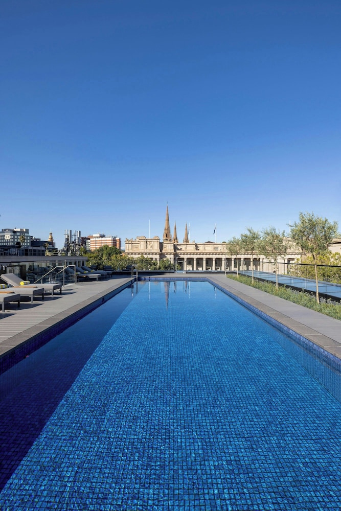 Le Meridien Melbourne 46/50