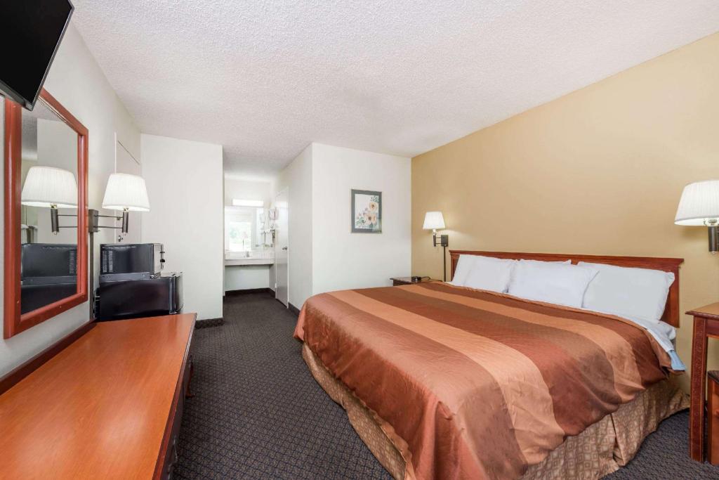 Days Inn By Wyndham Fort Payne 15/27