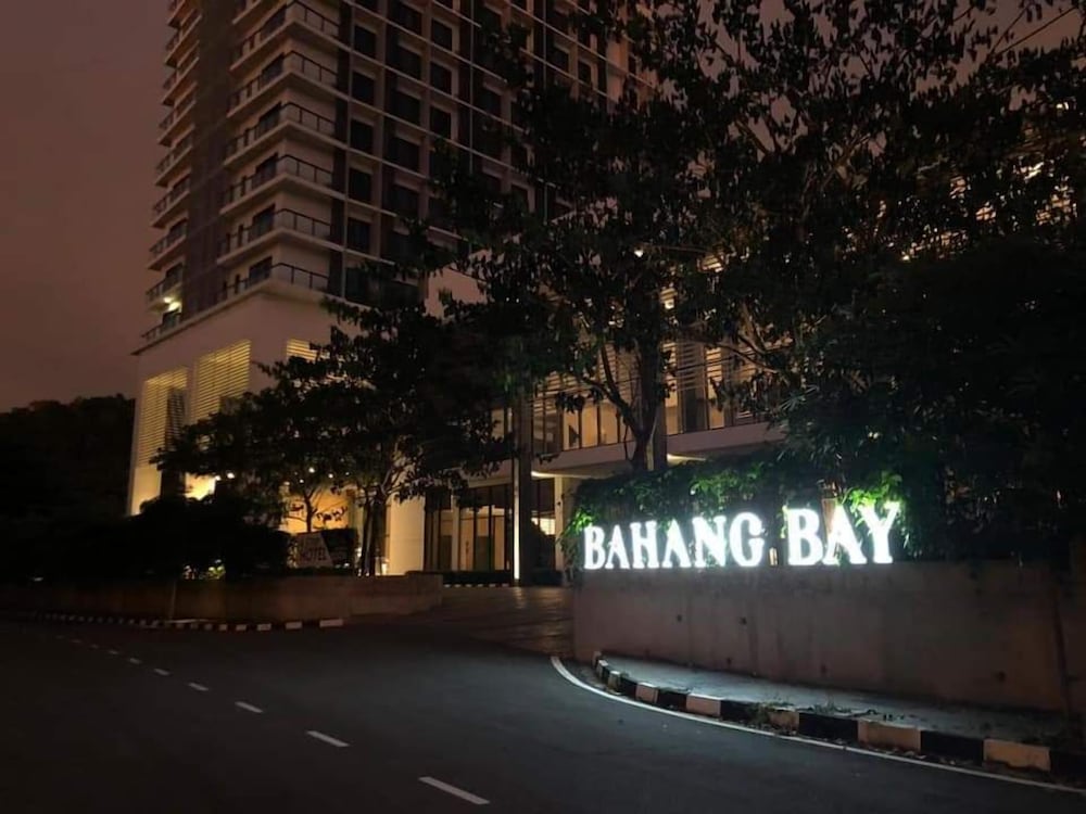 Bahang Bay Hotel 57/62