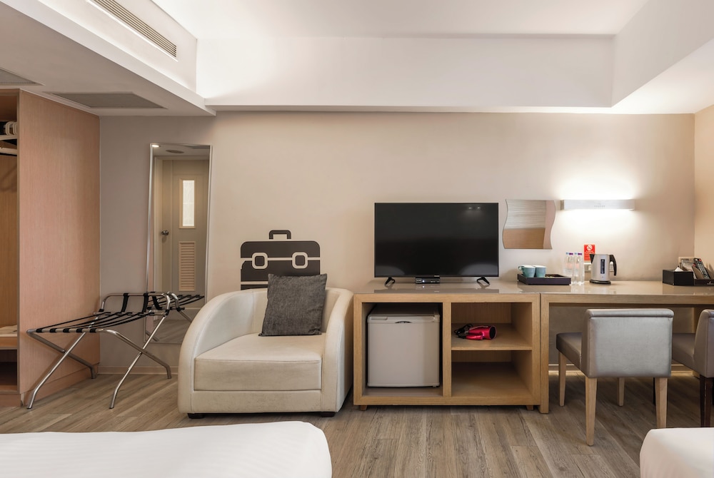 The Riverside Hotel Esthetics 52/60