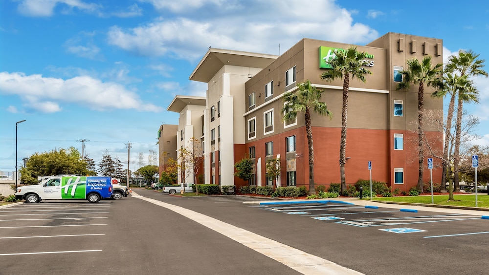 Holiday Inn Express Hotel And Suites Fremont Milpitas Central 58/69