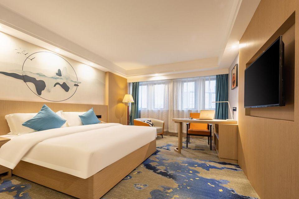 Smart, Business, King Bed