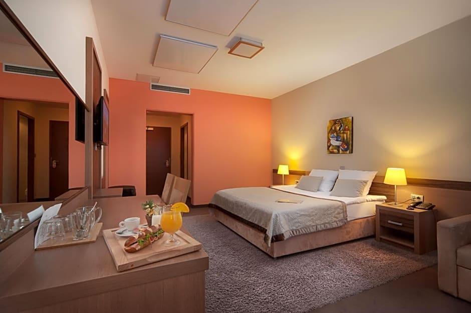 Hotel Kras 15/61