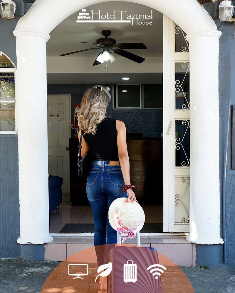 Hotel Tazumal House 11/82