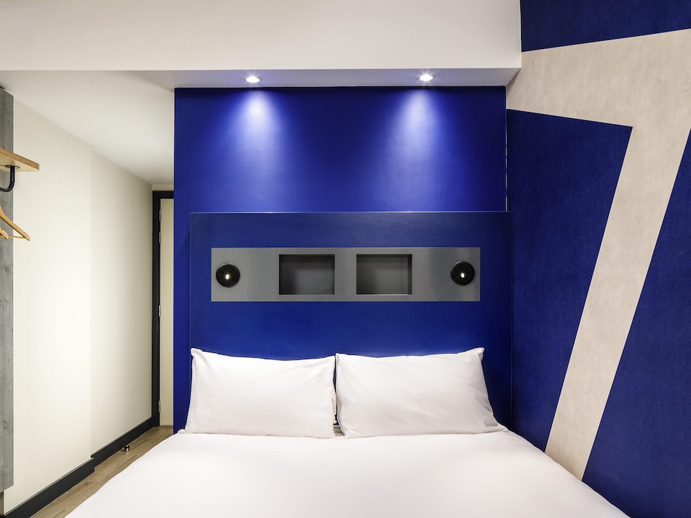 ibis budget Manchester Airport 18/48