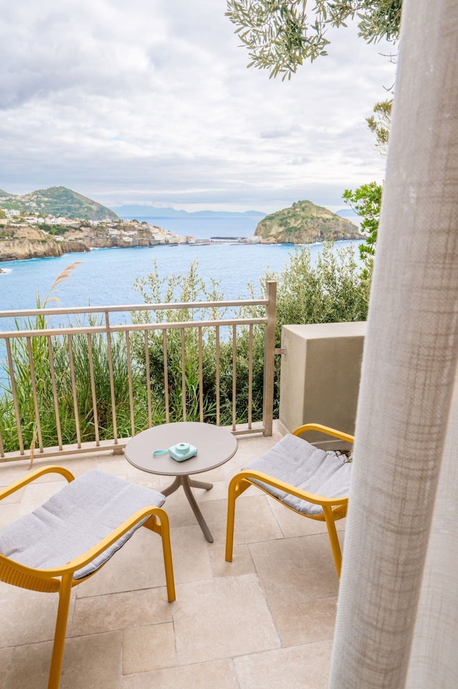 Punta Chiarito Resort 56/67