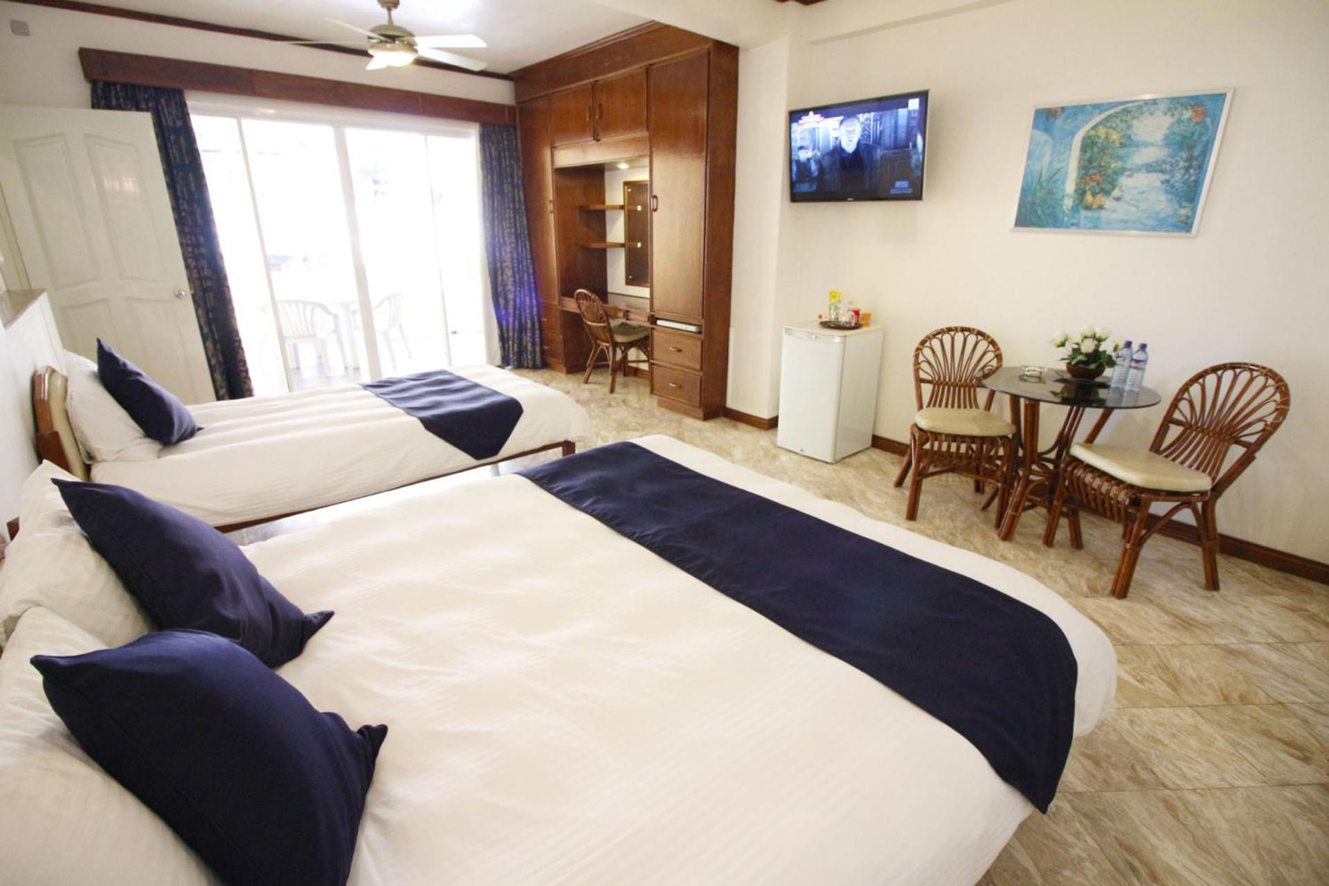 Junior Suite, 1 Double and 1 Single Bed