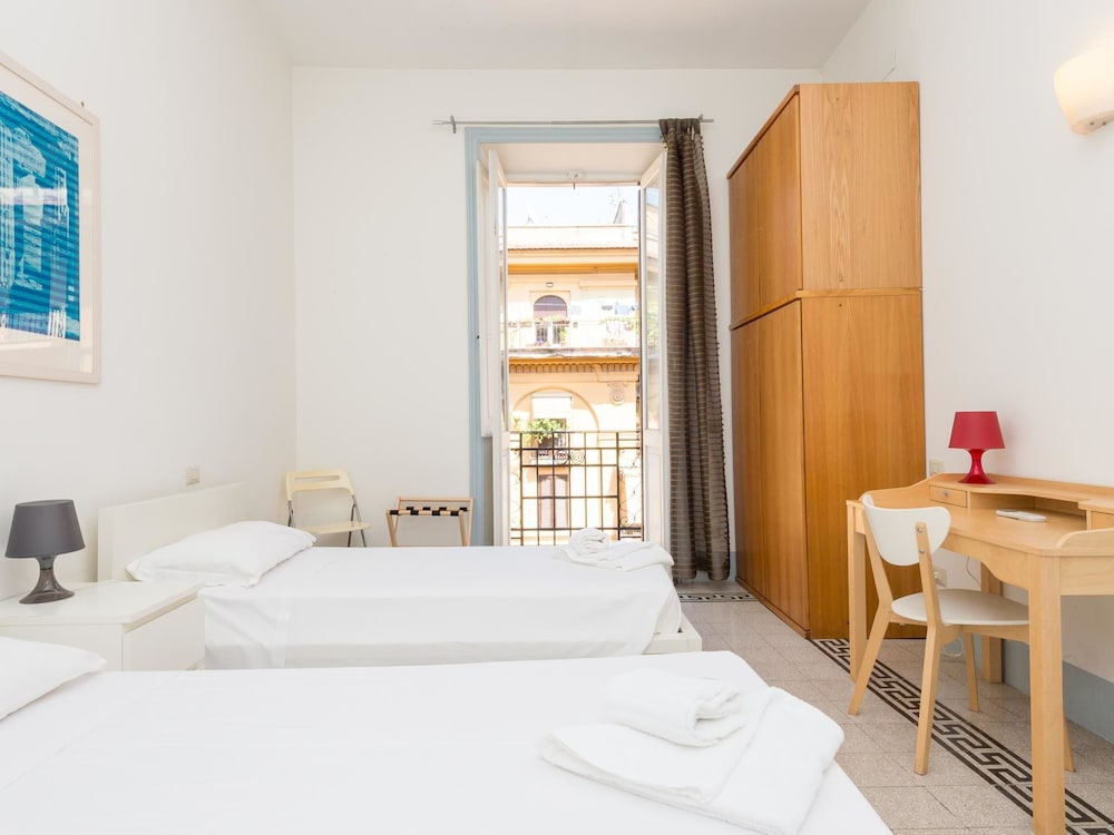 RSH Vatican Comfortable Sunny Apartment 8/34