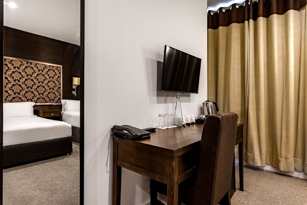 Grand Sapphire Hotel 15/35