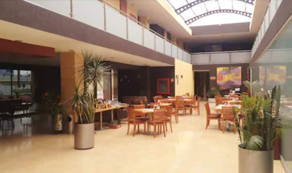 Concorde Hotel 55/73