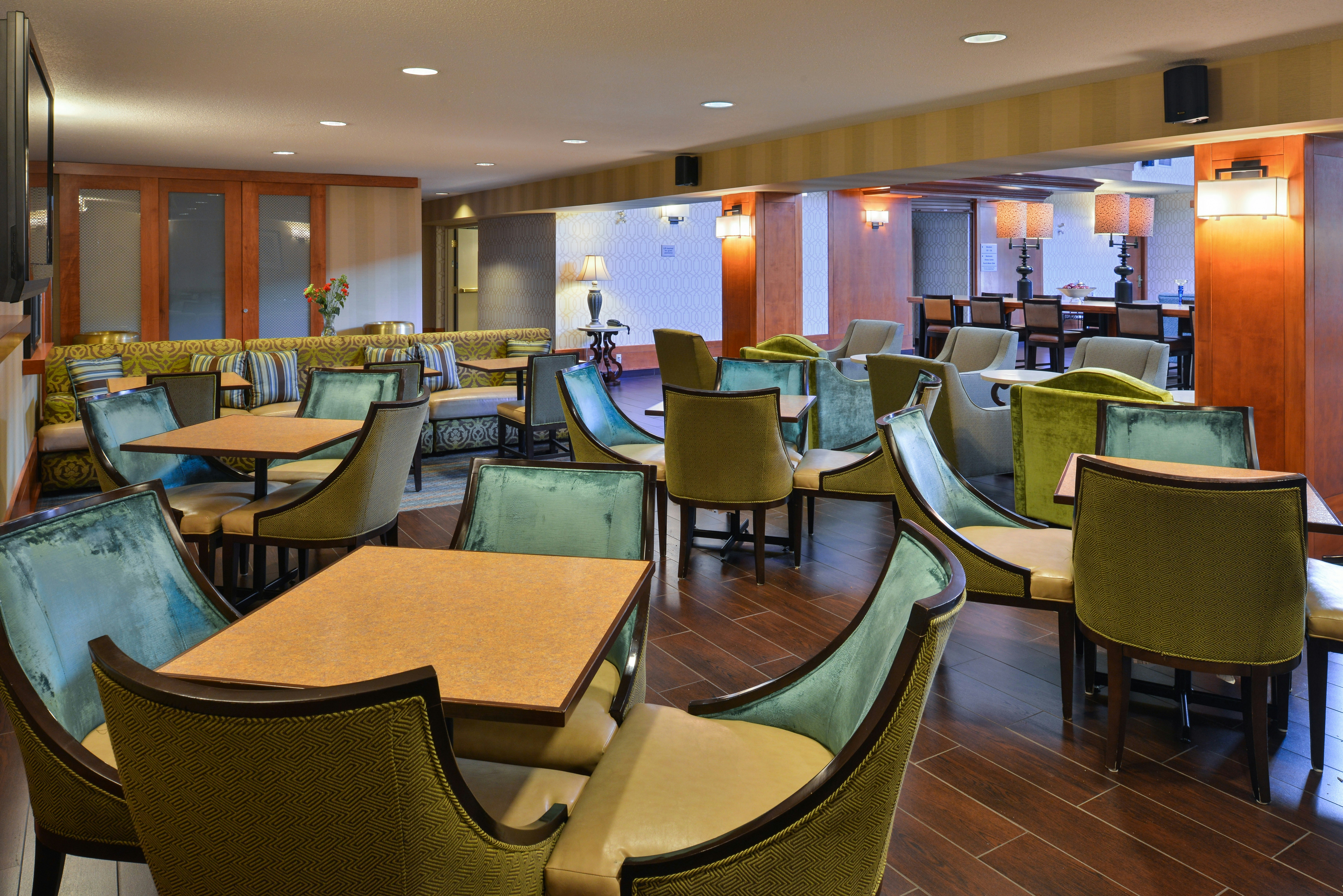 Hampton Inn & Suites By Hilton Calgary- University Northwest 43/61