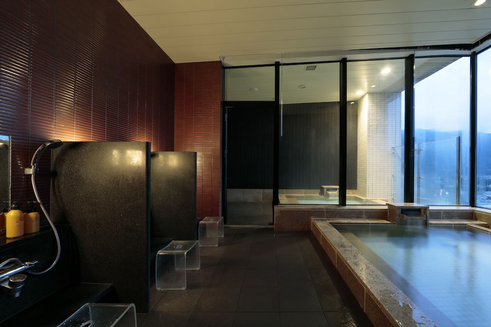 Candeo Hotels Chino 40/60