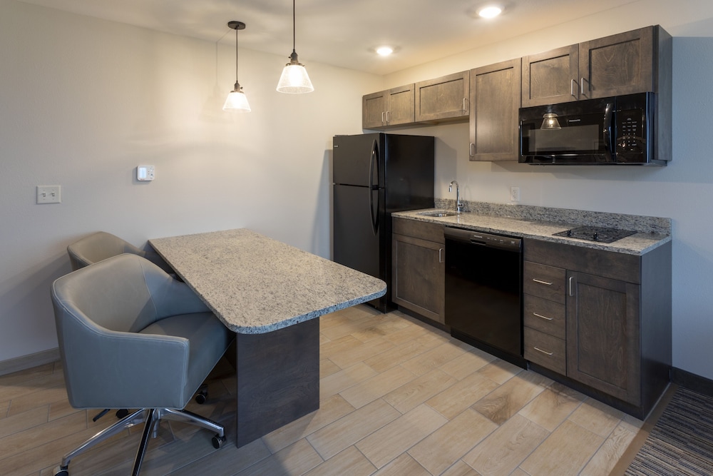 GrandStay Hotel & Suites Rock Valley 18/32