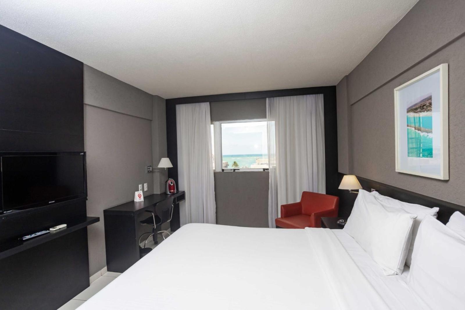 ROOM, KING BED, PARTIAL OCEAN VIEW